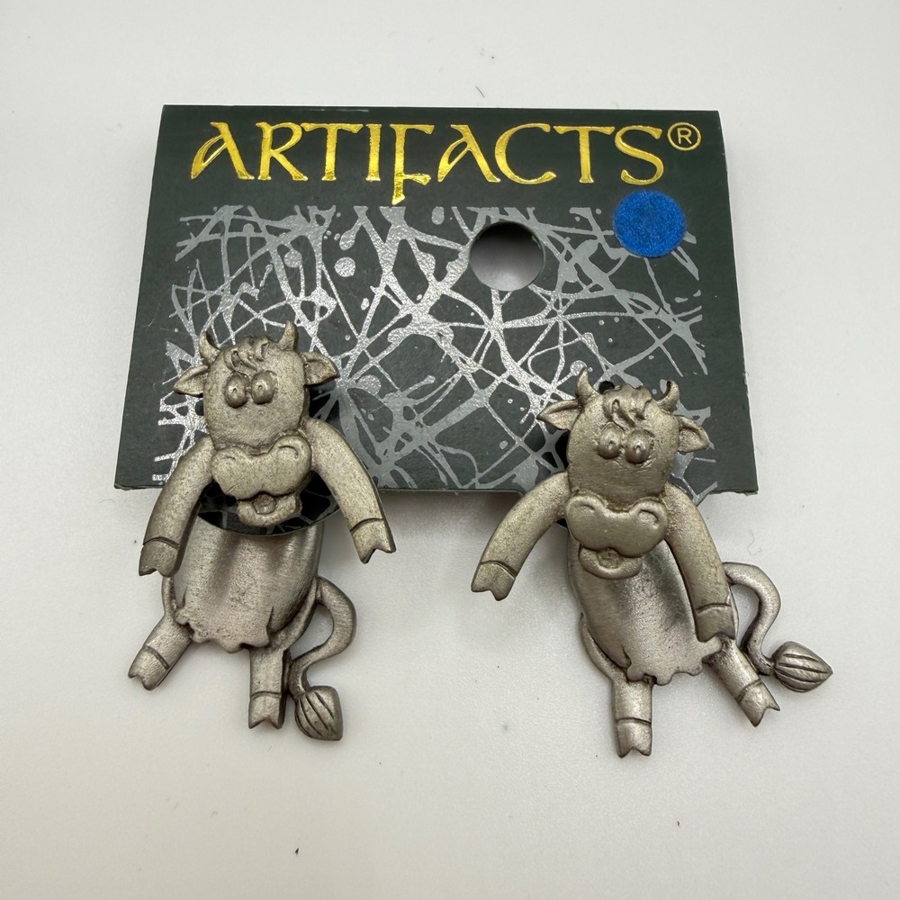 JJ Artifacts Cow Earrings Pewter Silver Tone Whimsical Animal Jewelry Retro 80s